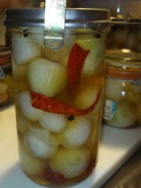 I love me some chilli pickled onions.
