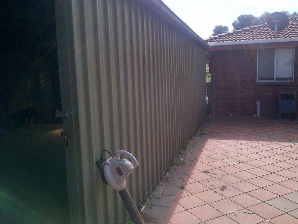 The shed wall that Linhda wants gone.