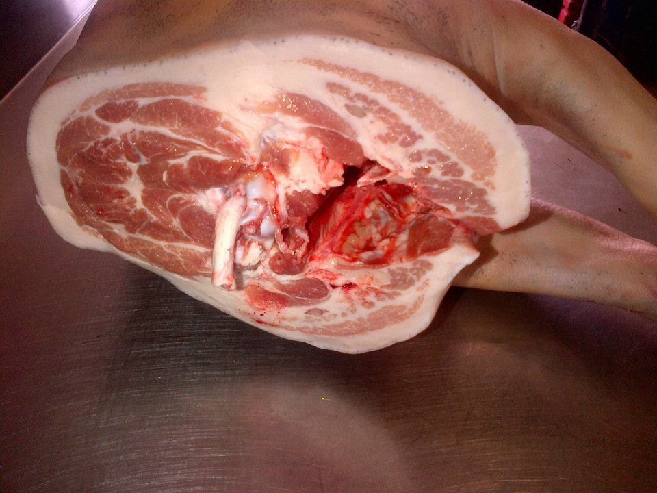 Taking the head off showed us just how good the meat was.  The marbling is perfect.