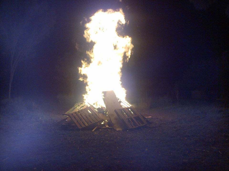 Now that's a nice bonfire.
