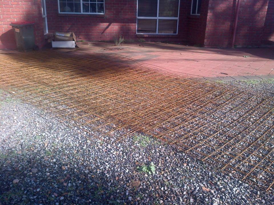 Sheets of 3mm reo-mesh.