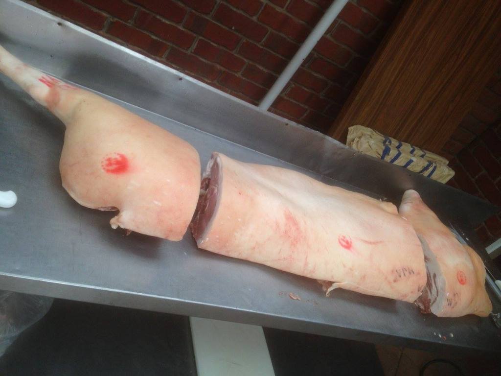 Our baconer getting portioned up - legs for prosciutto, loin and belly for bacon, shoulder for sausages.