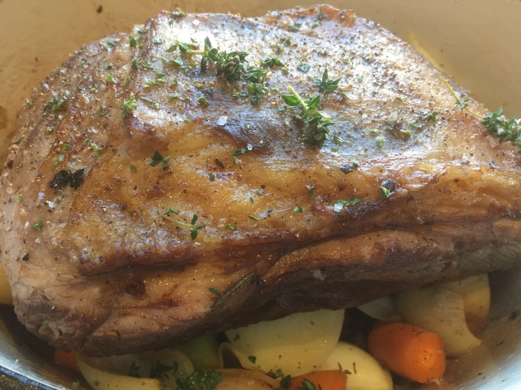 The vegetables make a nice bed for my beef to sit on and a little sprinkle of fresh thyme on top for funsies. It also tasty :P